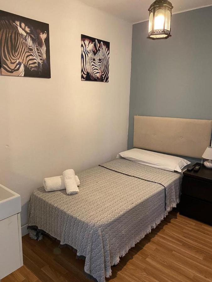 Hostal The Monkey Room Marbella Exterior foto