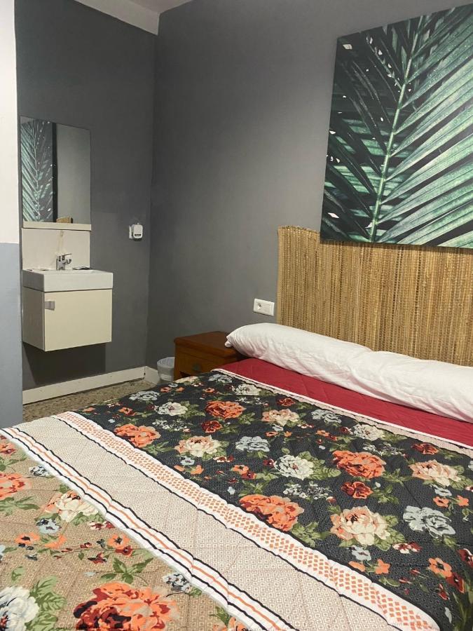 Hostal The Monkey Room Marbella Exterior foto