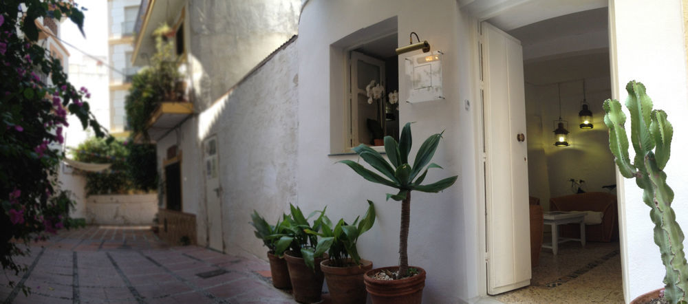 Hostal The Monkey Room Marbella Exterior foto